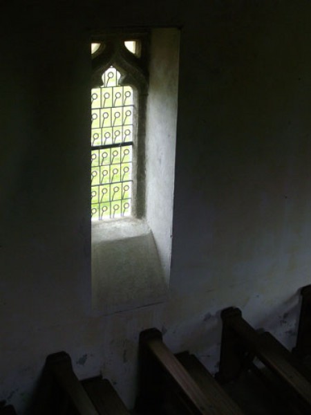 Saint Hervé - Pédernec 2011 - vue intérieure fenêtre nord-ouest