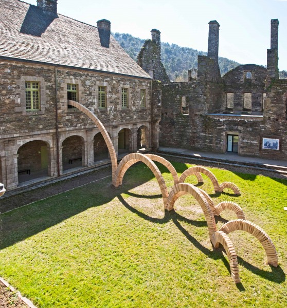 Chez monsieur D. - Abbaye de Bon Repos, saint Gelven 2015 - vue partielle