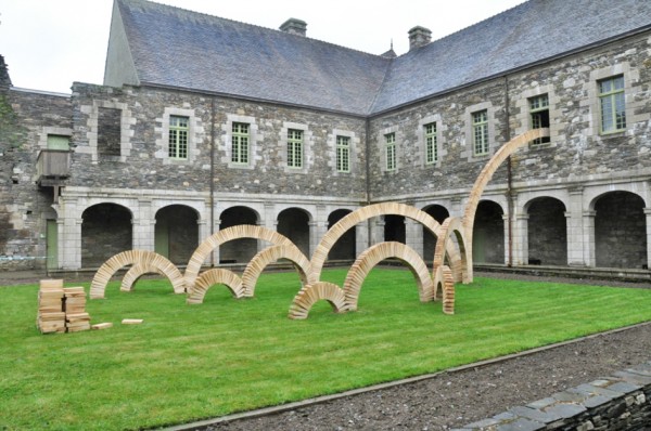 Chez monsieur D. - Abbaye de Bon Repos, saint Gelven 2015 - vue d'ensemble